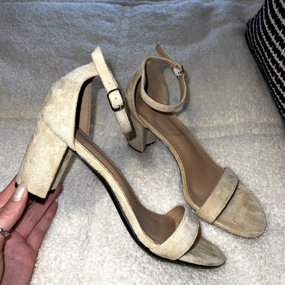 SHEIN Apricot Faux Suede Sandal - Picture 4 of 4